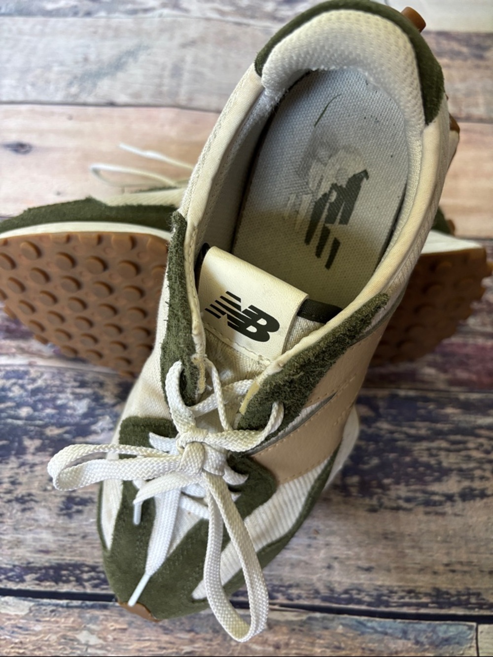 New Balance 327 Olive Green & White Casual Lace-Up Sneakers